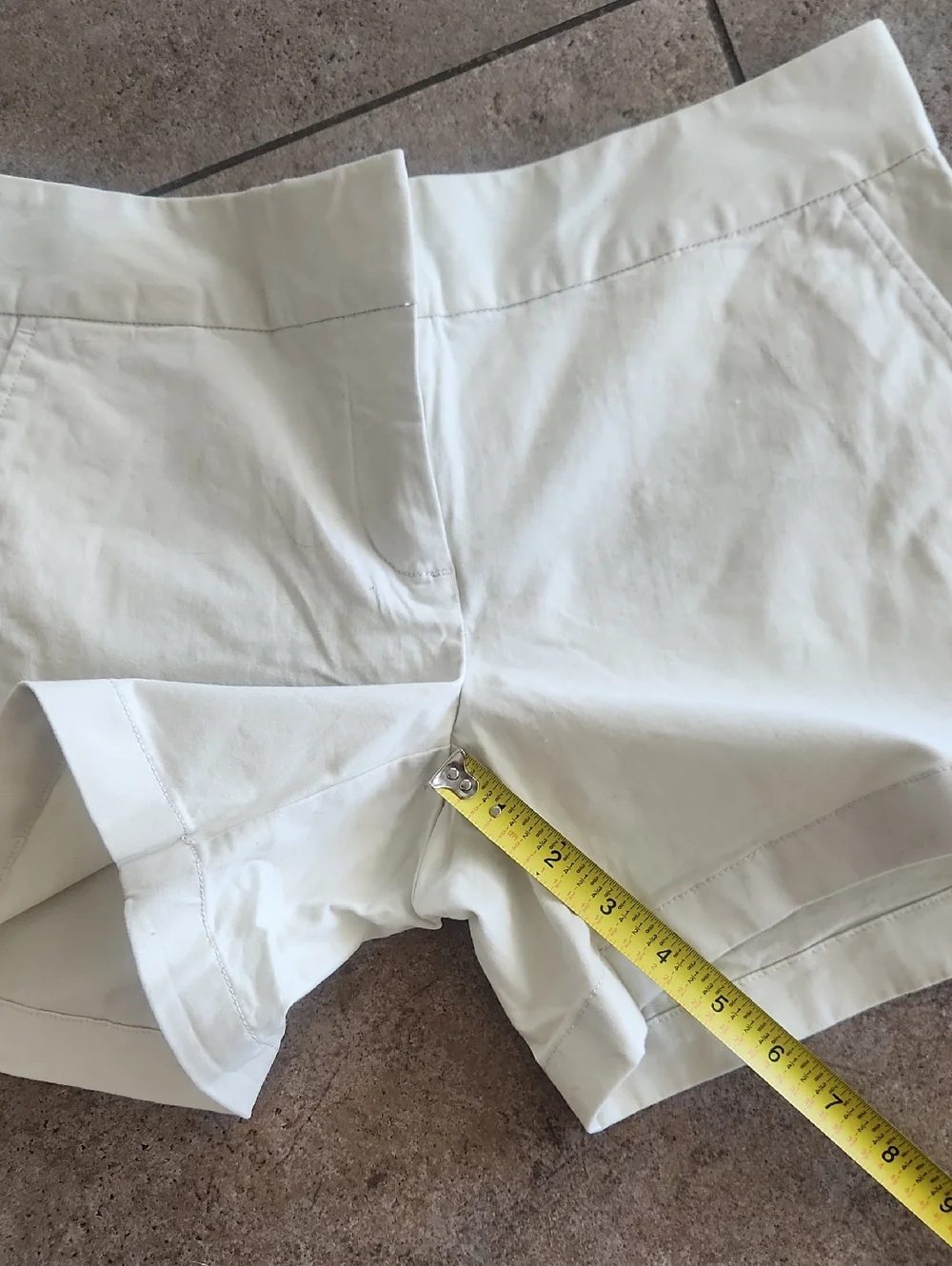 Vineyard Vines Cream Women's Chino Shorts - Picture 6 of 10